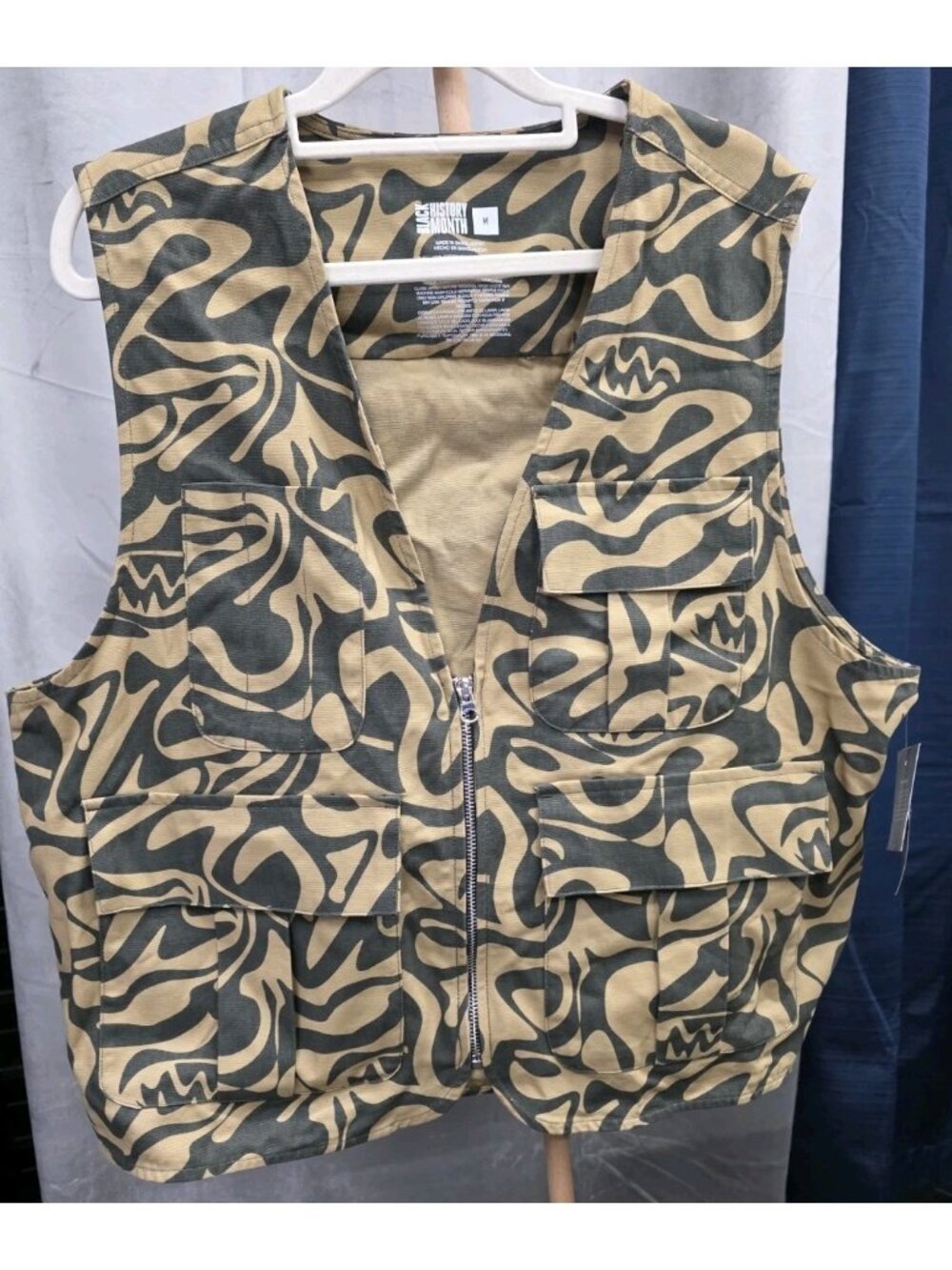 Green Utility Vest Abstract Camo Zip Cargo Pockets Women's M NWT. WL330